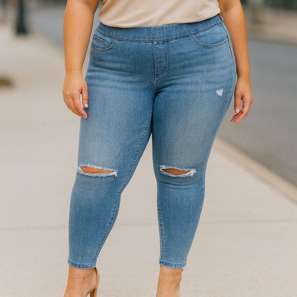 Signature by Levi Totally Shaping Pull-On Skinny Jeans - 28L/W39XL32 Plus - Picture 1 of 6